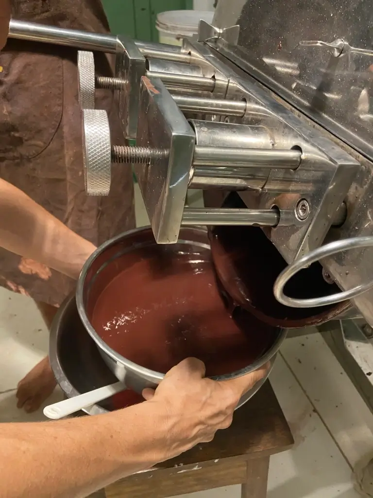 fabrication du chocolat pur à base des fèves de cacao